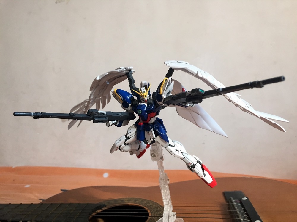 刹那酱の评测RG飞翼高达零式EW13.jpg
