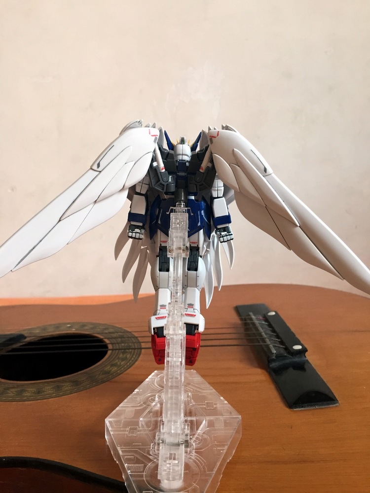 刹那酱の评测RG飞翼高达零式EW19.jpg