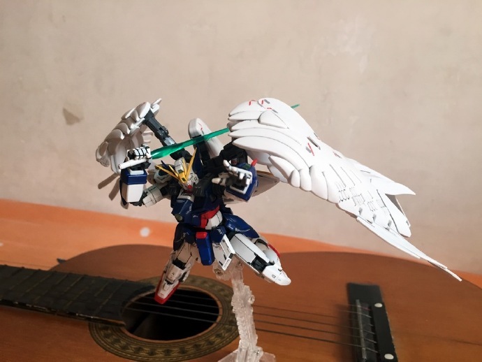 刹那酱の评测RG飞翼高达零式EW17.jpg