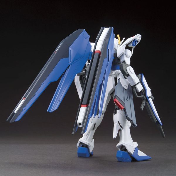 文件:HGCE Freedom Gundam official 2.jpg