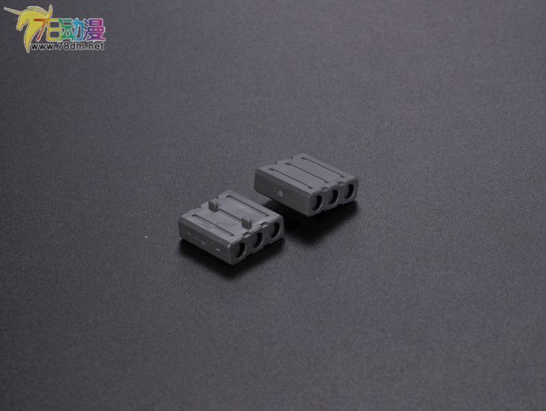 文件:78评测夏亚专用扎古II43.jpg