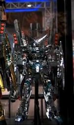 MG Full Armor Unicorn Gundam GBWC 2011 Silver actual 0.jpg