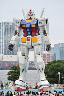 RX-78-2 Gundam Statue G30th.jpg
