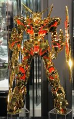 MSM Unicorn Gundam Gold Plated Ver actual 1.jpg