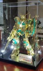 MSM Unicorn Gundam Gold Ver actual 0.jpg