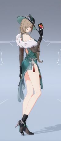 加拉蒂亚·利里时装-孔雀羽.jpg
