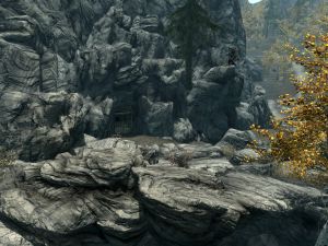地点-落石洞穴.jpg