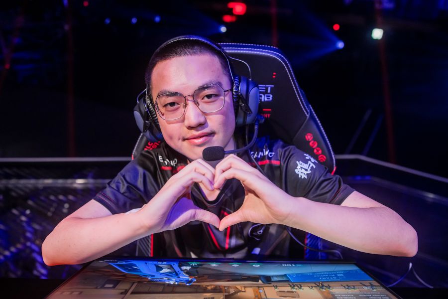 EDG ZmjjKK at VCT23 Masters Tokyo 2.jpg
