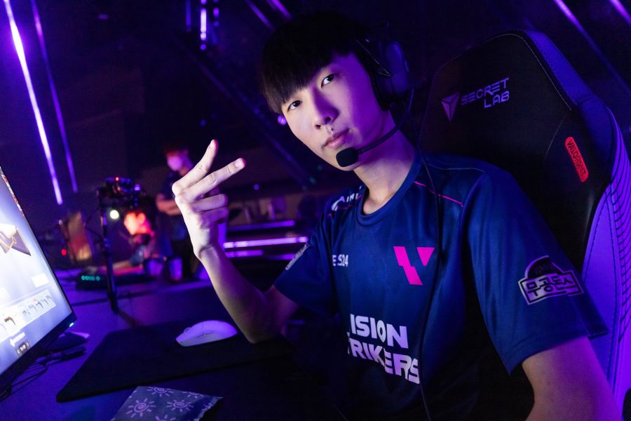 VS Rb at VCT21 Masters Berlin.jpg