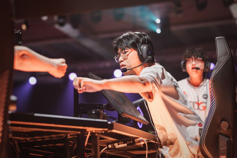 文件:EDG cb at VCT 2026 Masters Santiago.jpg