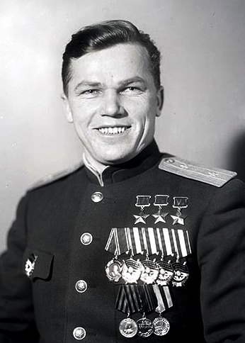 苏联王牌飞行员伊万.阔日杜布，也是二战盟军头号王牌飞行员